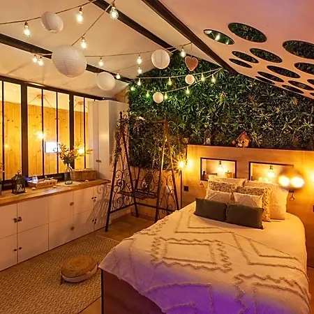 Romantique Les Petits Plaisirs Bed and breakfast